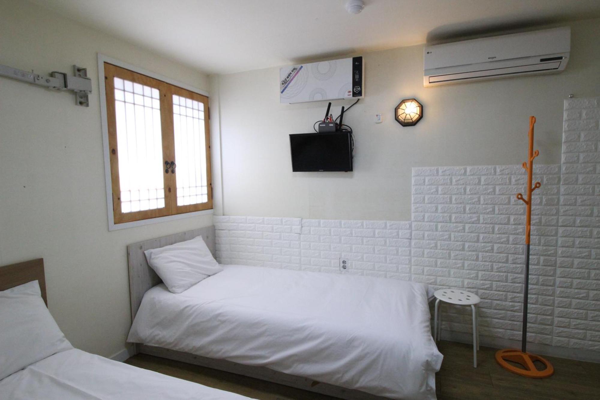 Hotel Golden Park Myeongdong Seoul Exterior photo